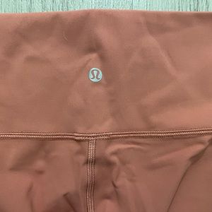 Lululemon Wunder Under 25” Size 6 Full on Luxtreme